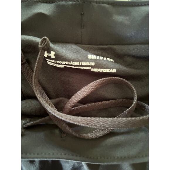 Under Armour HeatGear Bundle – Women’s Size Small – 2 Shorts + 1 Long Sleeve Top - Picture 7 of 7